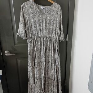 Lightweight Black & White Printed Maxi Dress